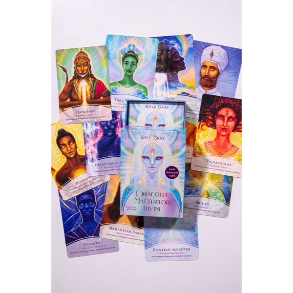 Oracolul Maeștrilor divini. Set carte + cartoline